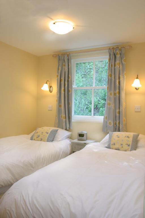Waterside Holiday Cottages Truro Bagian luar foto